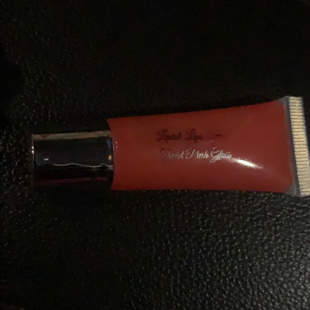 lip gloss